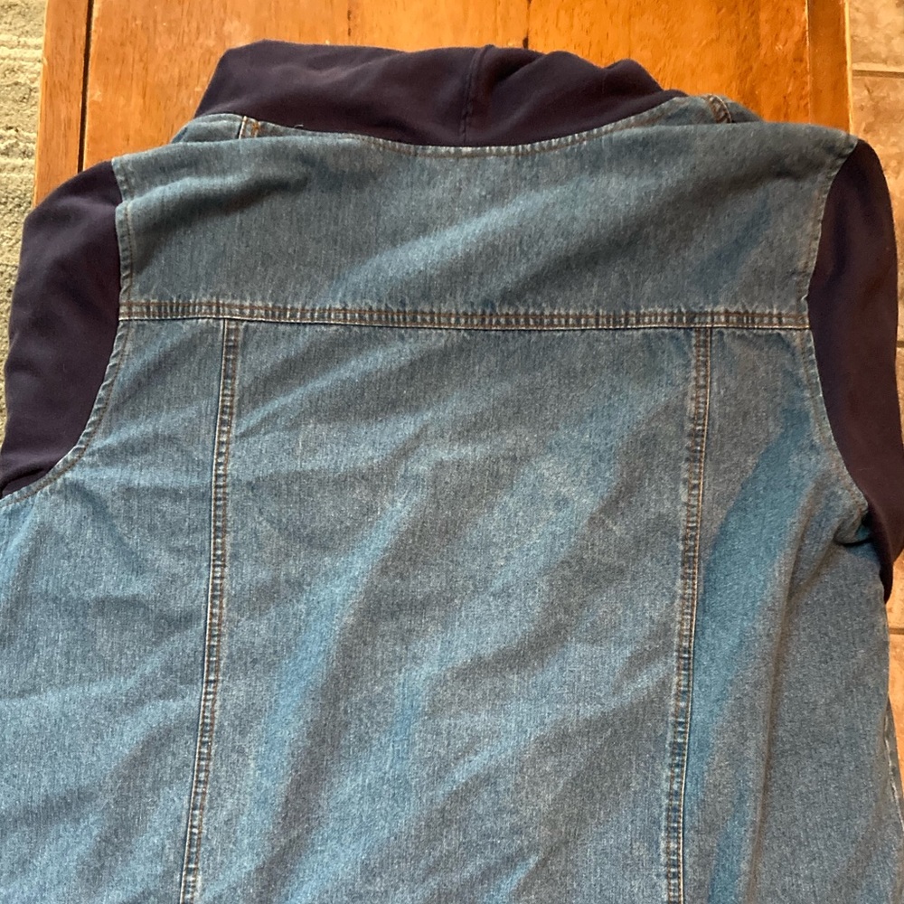 Sport Savvy Vintage Denim Jacket W/ Purple Sleeves - Picture 4 of 9